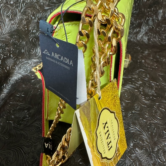 ARCADIA MADE IN ITALY PATENT LEATHER FLAP OVER CROSSBODY DAIQUIRI COLOR NWT - Picture 8 of 8